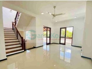 3 story house for sale in Moratuwa