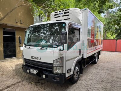 Isuzu Elf freezer truck for Sale